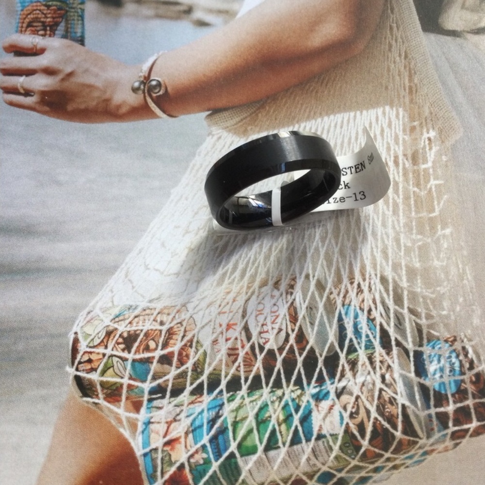 Hawaiian 🌺 Black Tungsten ring, 8MM, Comforf- fit